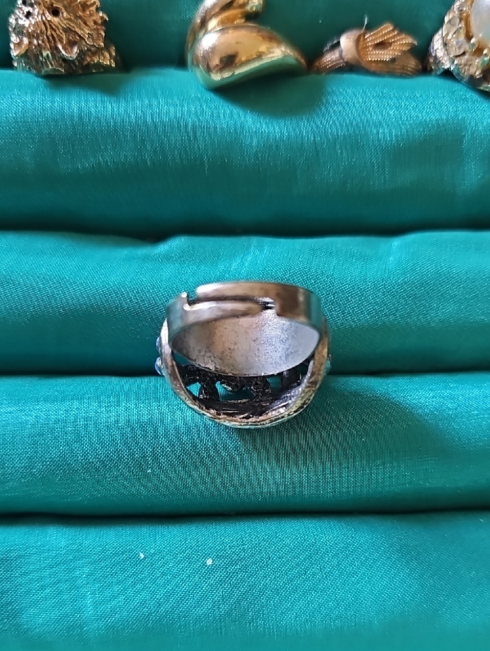 Beautiful Blue Ring - Picture 3 of 3